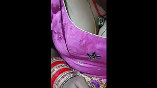 Beautiful Young Bhabhi Deep Cleavage Show