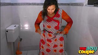 Desi XXX Film Of Sexy Indian Wife Sonia In Shower Porn